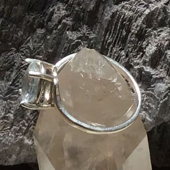 Ring, Sterling Silver and Blue Topaz Ring, size 8, NEW - Picture 4 of 8